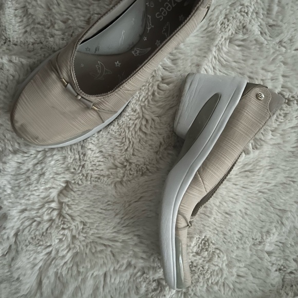 Naturalizer, Bzees Shoes size 11 - Picture 6 of 6